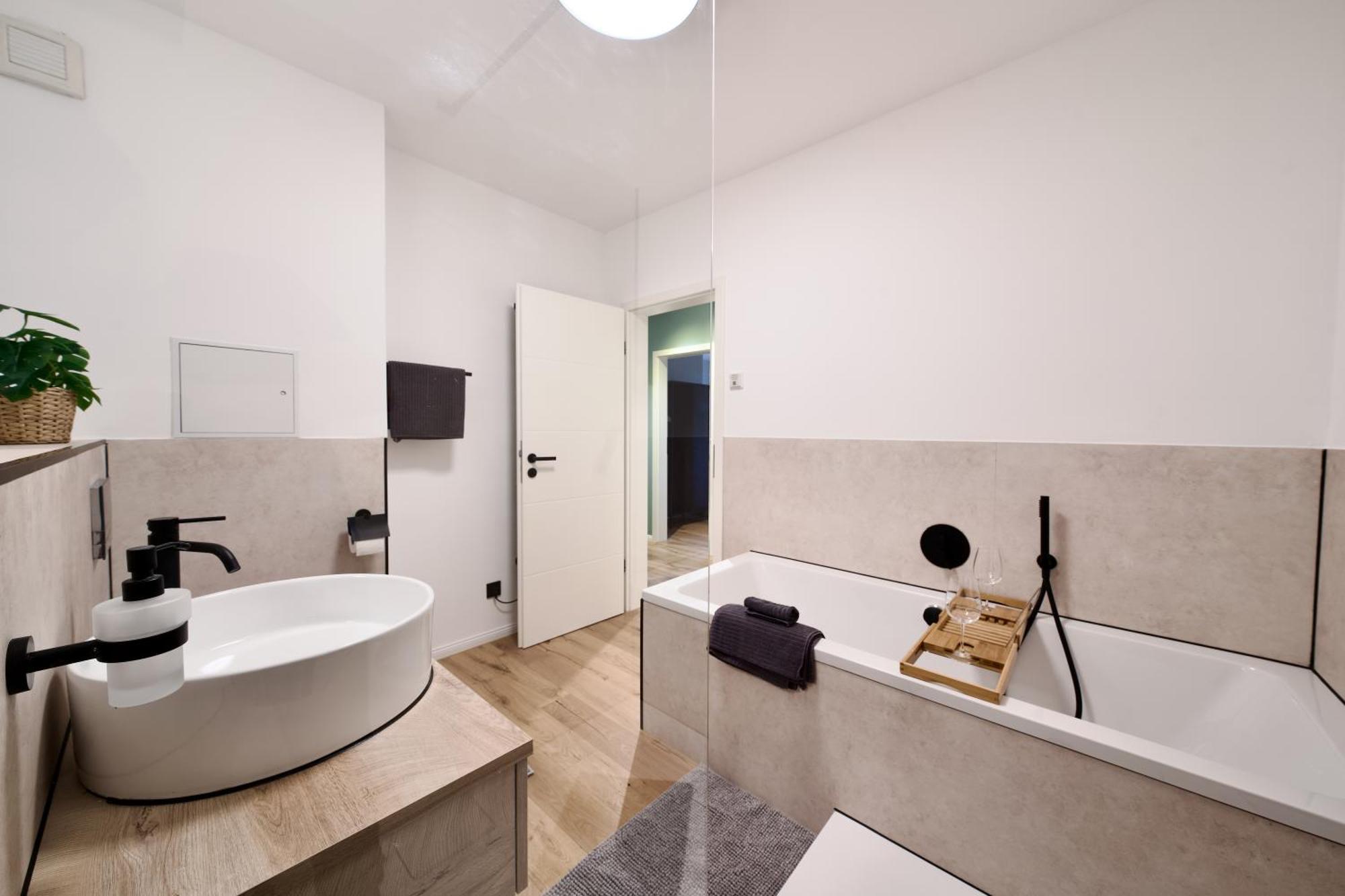 Edler Wohnraum Schwanenteich-Penthouse Mit Garage, Grill, Kaffeevollautomat, Klima, Lift & Terrasse Zwickau Exterior foto